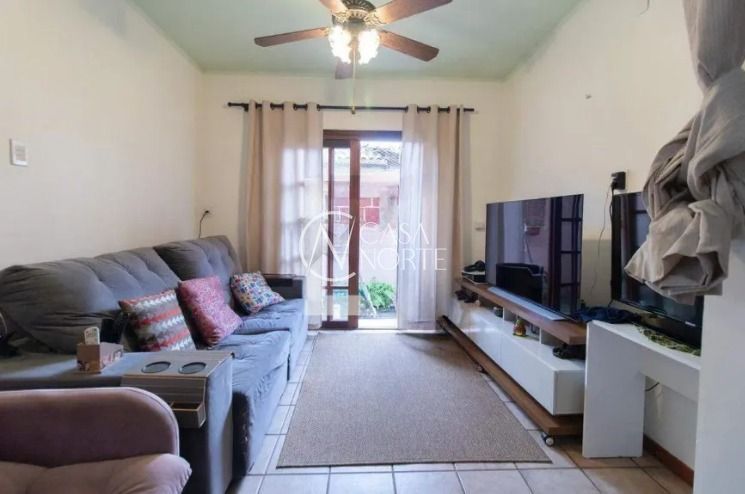 Casa à venda com 3 quartos, 202m², 1 suíte, 2 vagas, Rua Coronel Villagran Cabrita no bairro Partenon em Porto Alegre