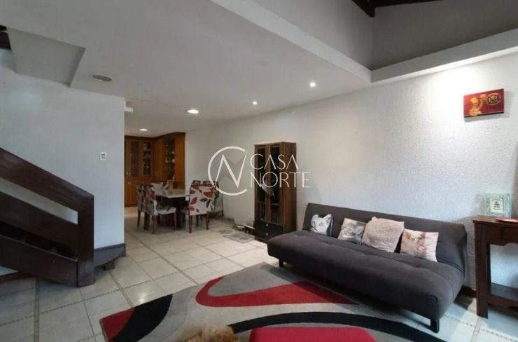 Casa à venda com 3 quartos, 202m², 1 suíte, 2 vagas, Rua Coronel Villagran Cabrita no bairro Partenon em Porto Alegre