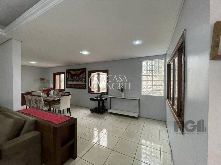 Casa à venda com 4 quartos, 130m², 1 suíte, 2 vagas, Estrada Campo Novo no bairro Ipanema em Porto Alegre