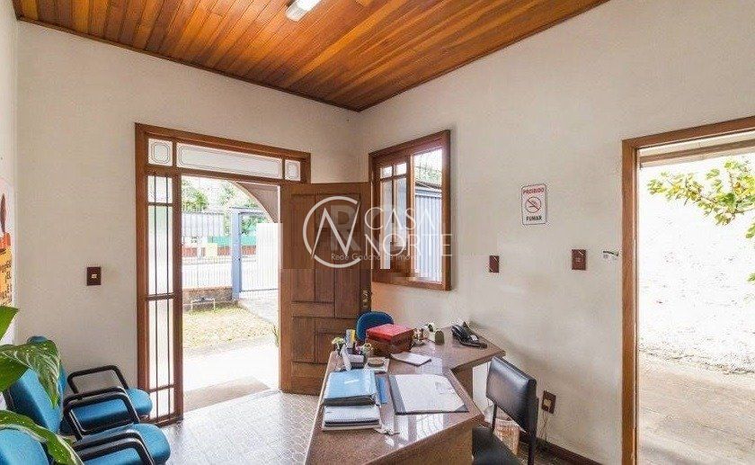 Casa à venda com 3 quartos, 120m², 3 vagas, Avenida Bento Gonçalves no bairro Partenon em Porto Alegre
