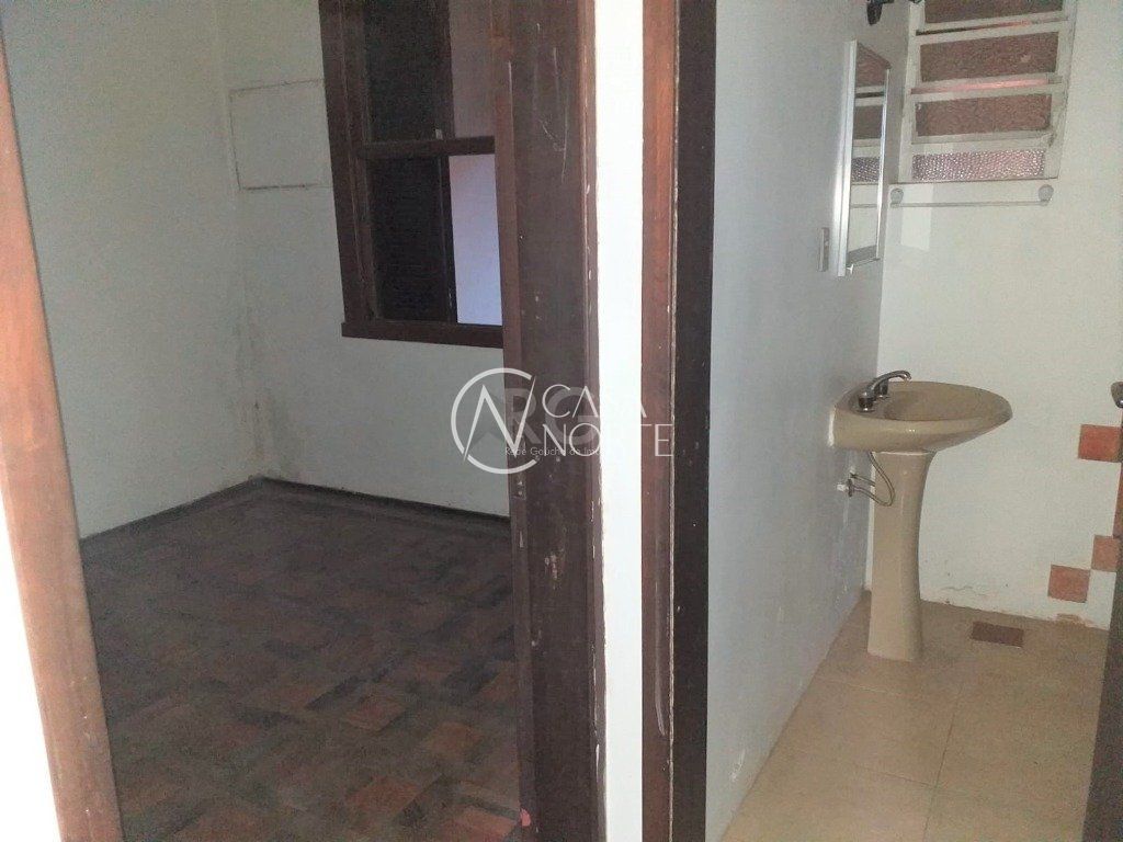 Apartamento à venda com 2 quartos, 58m², Rua São Carlos no bairro Floresta em Porto Alegre