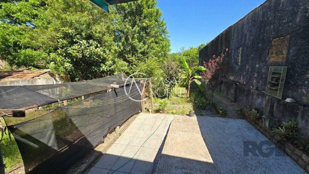 Casa à venda com 3 quartos, 161m², 4 vagas, Estrada Francisca de Oliveira Vieira no bairro Belém Novo em Porto Alegre