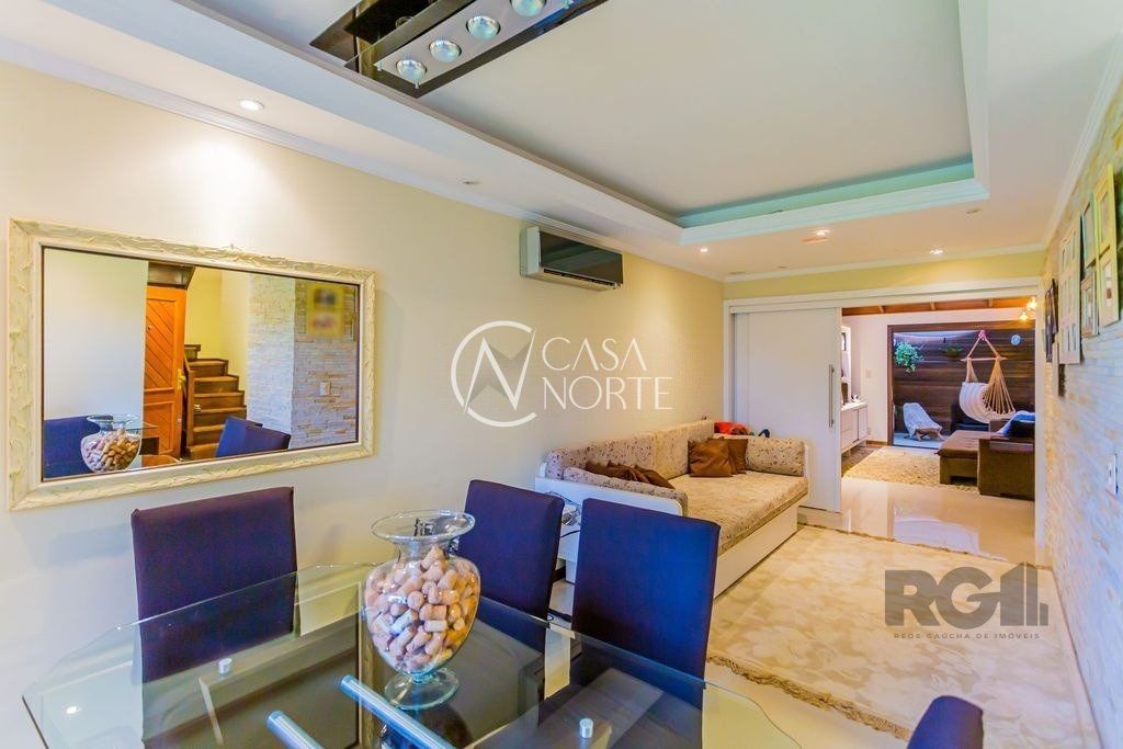 Casa de Condomínio à venda com 3 quartos, 155m², 1 suíte, 4 vagas, Avenida da Serraria no bairro Espírito Santo em Porto Alegre