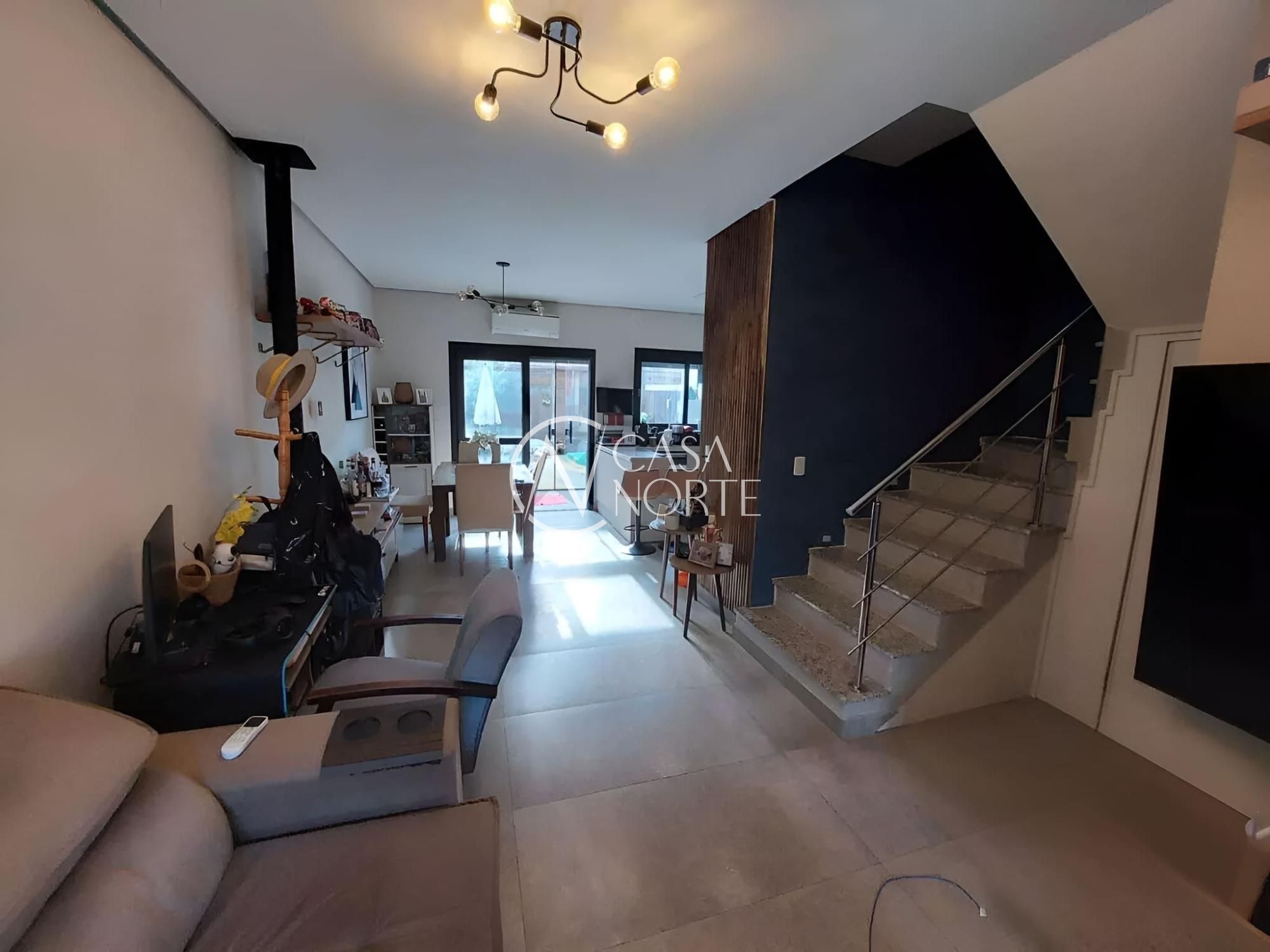 Casa à venda com 3 quartos, 149m², 1 suíte, 1 vaga, Rua Pau-Brasil no bairro Hípica em Porto Alegre