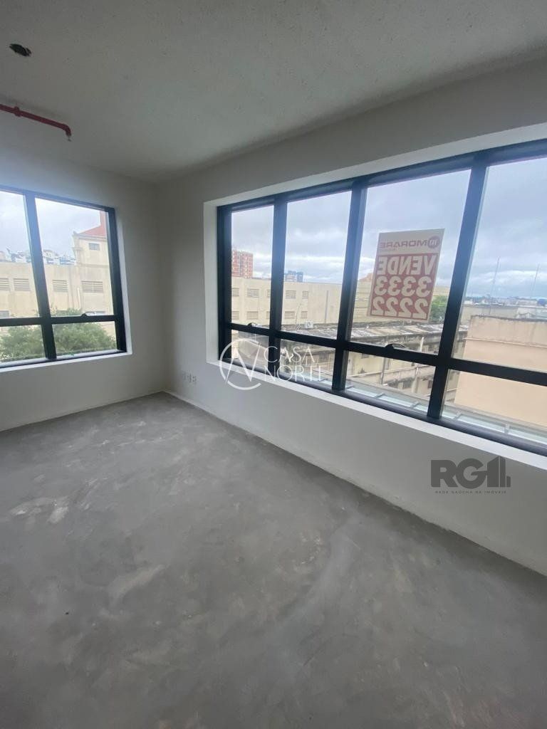 Sala Comercial à venda , 53m², 1 vaga, Rua Ramiro Barcelos no bairro Floresta em Porto Alegre
