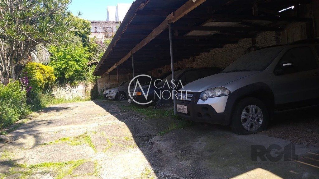 Terreno à venda  com 296m², Rua Aldrovando Leão no bairro Vila Jardim em Porto Alegre