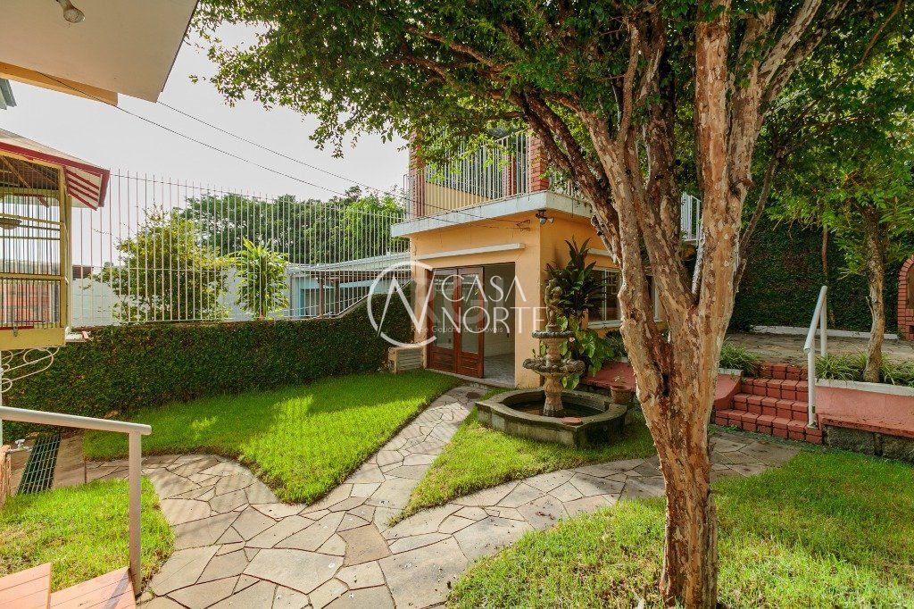 Casa à venda com 3 quartos, 229m², 1 suíte, 1 vaga, Rua Bispo William Thomas no bairro Teresópolis em Porto Alegre