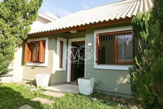 Casa à venda com 3 quartos, 154m², 4 vagas, Rua Pau-Brasil no bairro Hípica em Porto Alegre
