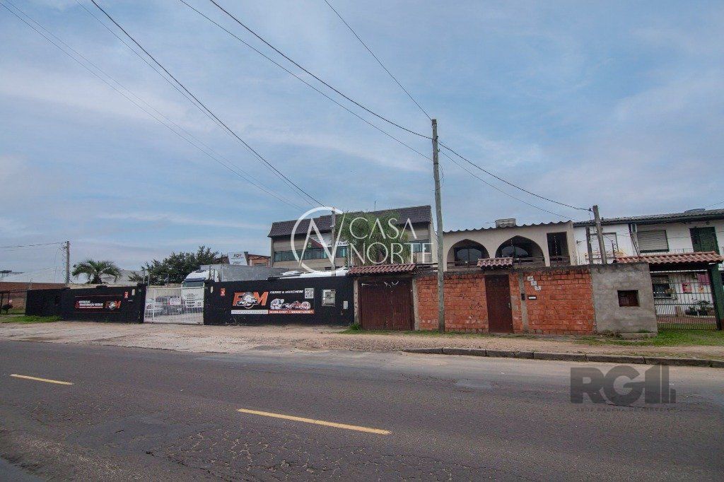 Casa à venda com 3 quartos, 220m², 6 vagas, Avenida Francisco Silveira Bitencourt no bairro Sarandi em Porto Alegre