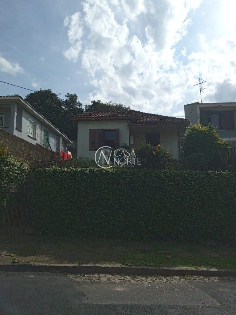 Casa à venda com 3 quartos, 146m², Travessa Luiz Tamanini no bairro Teresópolis em Porto Alegre