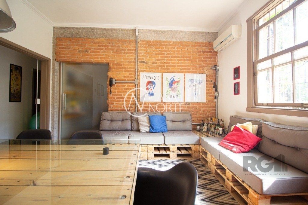 Apartamento à venda com 3 quartos, 81m², 1 suíte, 3 vagas, Rua Barão do Amazonas no bairro Petrópolis em Porto Alegre