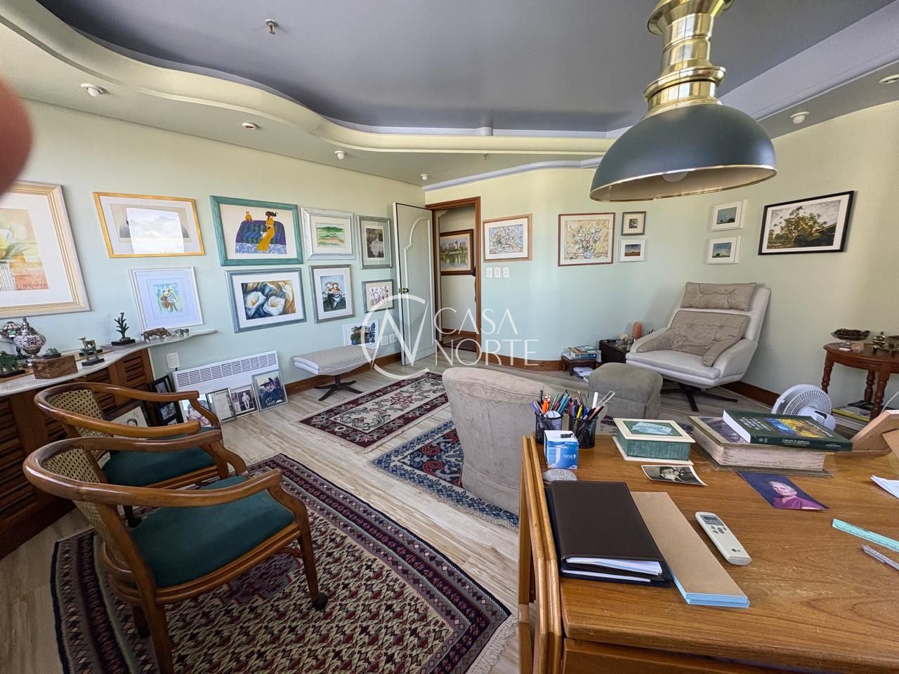 Sala Comercial à venda com 2 quartos, 40m², 2 vagas, Avenida Luiz Manoel Gonzaga no bairro Três Figueiras em Porto Alegre