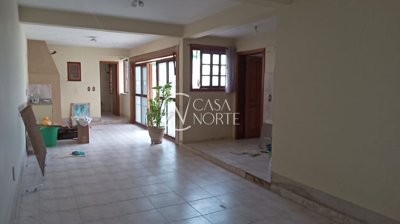 Casa à venda com 3 quartos, 191m², 1 suíte, 3 vagas, Avenida Cruz Alta no bairro Nonoai em Porto Alegre