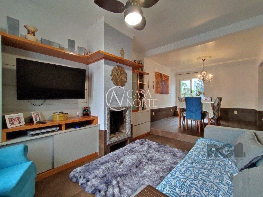 Casa à venda com 4 quartos, 233m², 1 suíte, 3 vagas, Rua Guilherme Alves no bairro Partenon em Porto Alegre