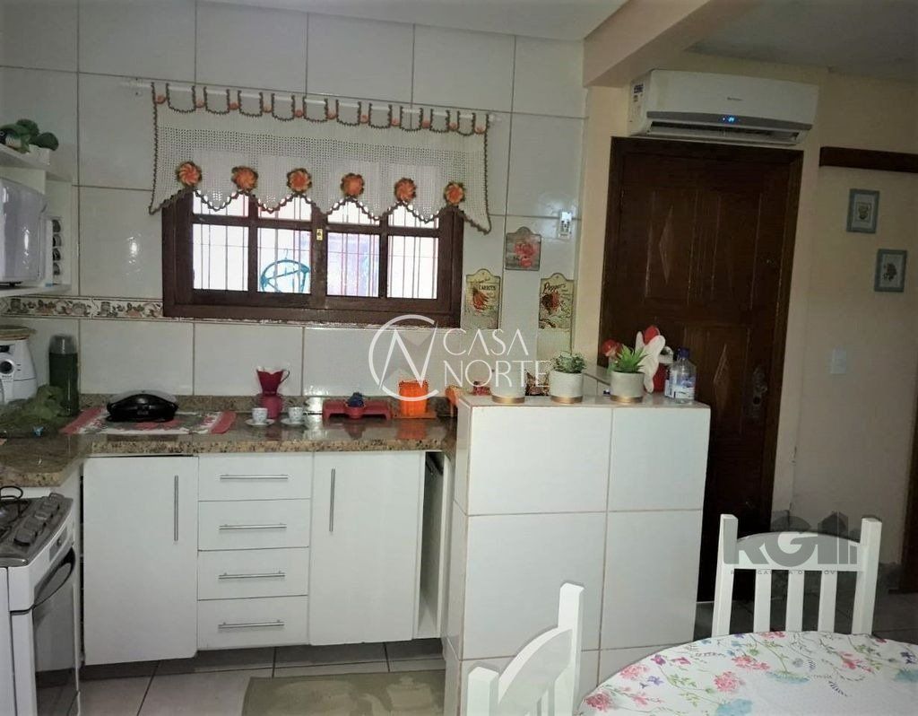 Casa à venda com 3 quartos, 61m², 2 vagas, Rua São Joaquim no bairro Glória em Porto Alegre