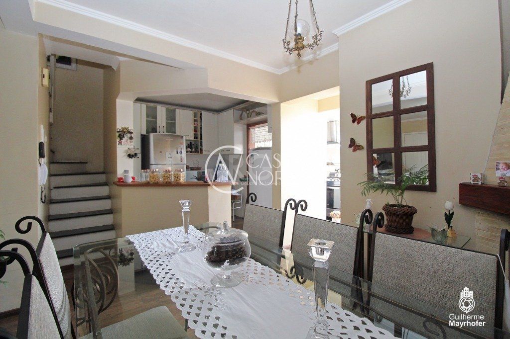 Casa de Condomínio à venda com 3 quartos, 139m², 1 suíte, 1 vaga, Rua Dona Zulmira no bairro Cavalhada em Porto Alegre