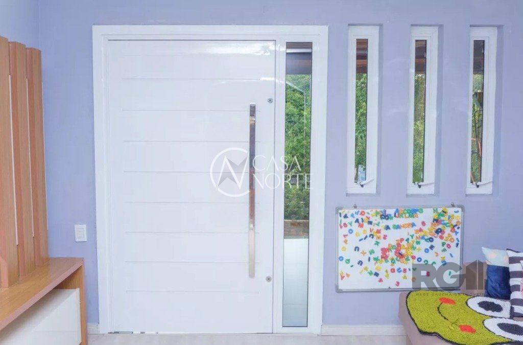 Casa à venda com 3 quartos, 164m², 1 suíte, 3 vagas, Avenida Antônio Carvalho no bairro Jardim Carvalho em Porto Alegre