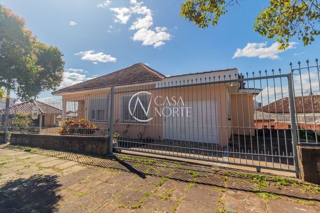 Casa à venda com 3 quartos, 163m², 2 vagas, Rua Arnaldo Ballve no bairro Jardim Itu em Porto Alegre