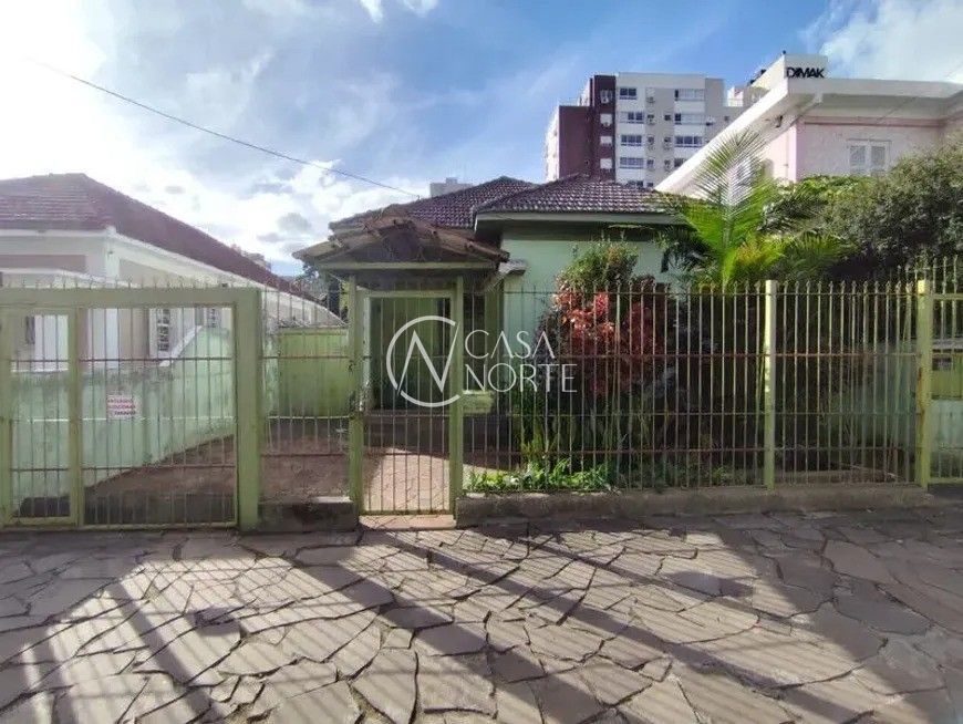 Casa à venda com 3 quartos, 392m², 4 vagas, Rua Barão do Guaíba no bairro Menino Deus em Porto Alegre