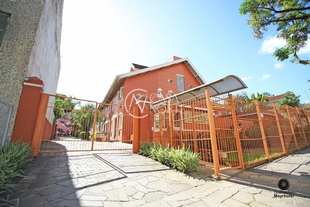 Casa de Condomínio à venda com 3 quartos, 107m², 1 suíte, 1 vaga, Avenida Arnaldo Bohrer no bairro Teresópolis em Porto Alegre