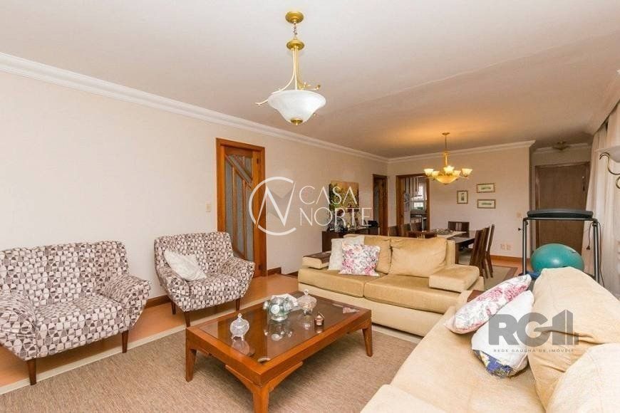 Casa à venda com 4 quartos, 380m², 2 suítes, 4 vagas, Rua Carumbé no bairro Bom Jesus em Porto Alegre