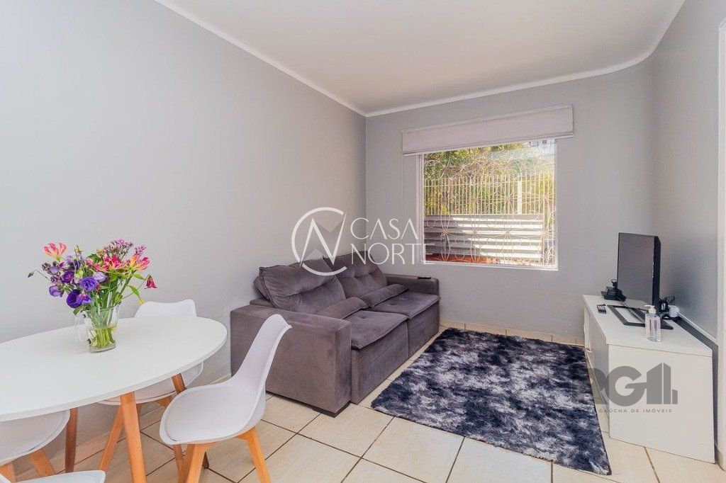 Casa à venda com 2 quartos, 99m², 2 vagas, Rua São Carlos no bairro Floresta em Porto Alegre