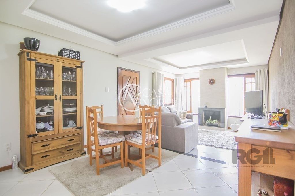 Casa à venda com 3 quartos, 115m², 1 suíte, 3 vagas, Rua José Ernesto Nedel no bairro Jardim Leopoldina em Porto Alegre