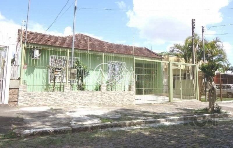 Casa à venda com 3 quartos, 150m², 4 vagas, Rua Doutor Francisco de Sa Brito no bairro Partenon em Porto Alegre