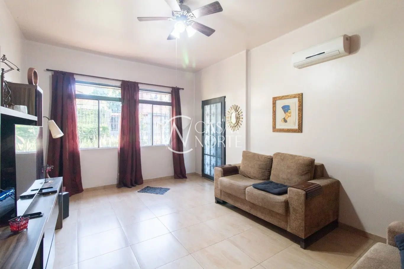 Casa à venda com 4 quartos, 175m², 3 vagas, Rua Júlio Lopes dos Santos Sobrinho no bairro Santa Tereza em Porto Alegre