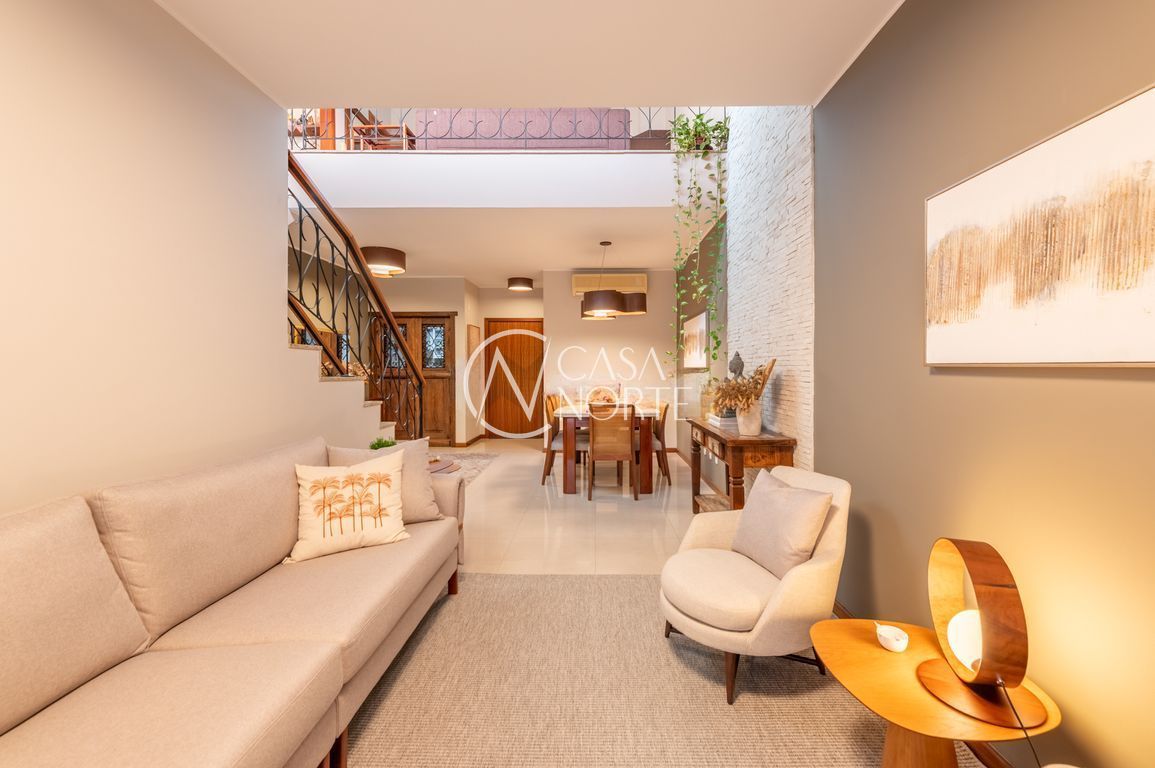 Cobertura à venda com 4 quartos, 260m², 1 suíte, 2 vagas, Avenida Andaraí no bairro Passo da Areia em Porto Alegre