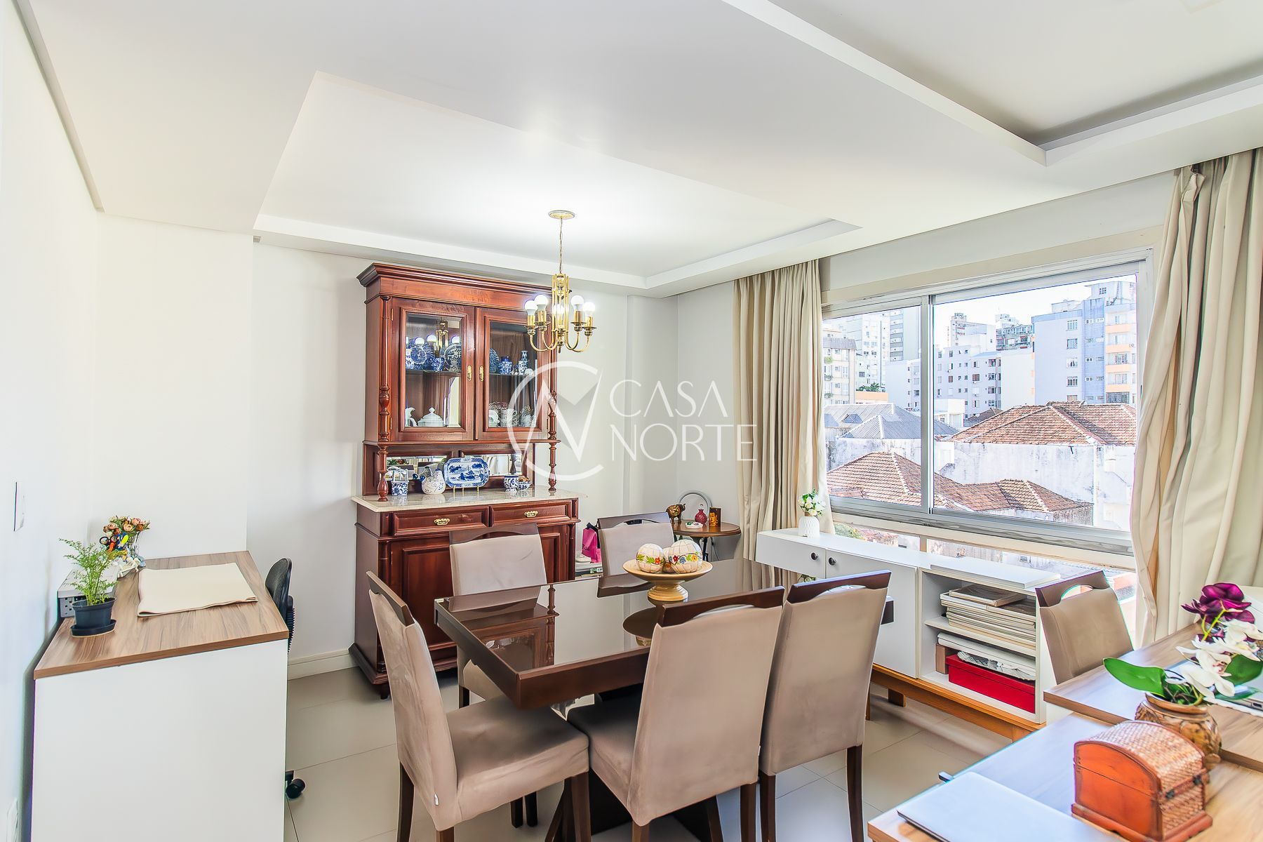 Apartamento à venda com 3 quartos, 103m², 1 suíte, 1 vaga, Rua Vinte e Quatro de Maio no bairro Centro Histórico em Porto Alegre