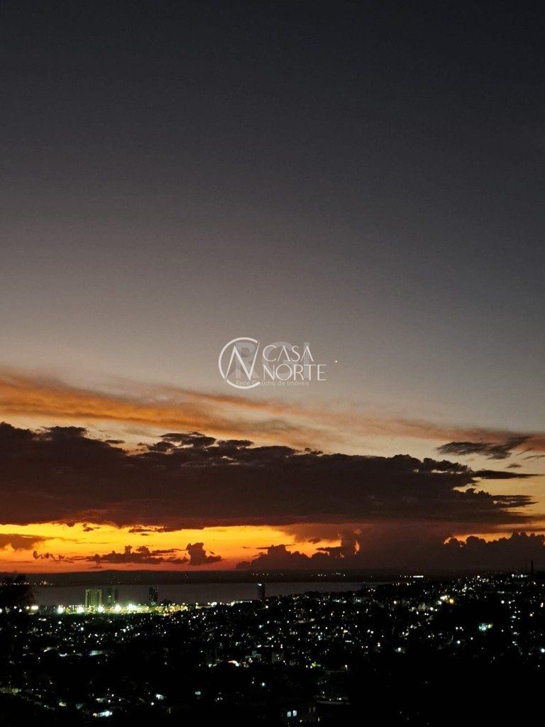 Casa à venda com 3 quartos, 235m², 1 suíte, 2 vagas, Rua Cardeal no bairro Teresópolis em Porto Alegre