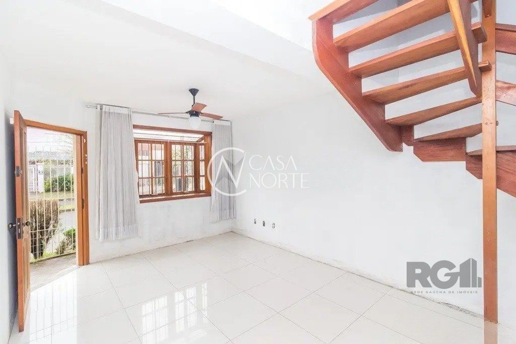 Casa à venda com 3 quartos, 132m², 1 suíte, 2 vagas, Avenida Nestor Valdman no bairro Jardim Itu em Porto Alegre