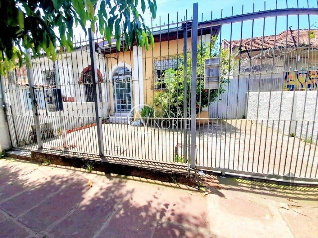 Casa à venda com 3 quartos, 117m², 2 vagas, Avenida Niteroi no bairro Medianeira em Porto Alegre