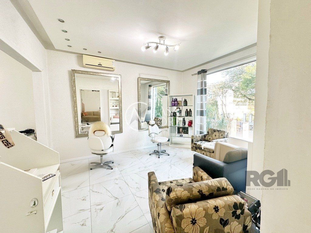 Casa Comercial à venda , 365m², 14 vagas, Avenida Belém no bairro Teresópolis em Porto Alegre