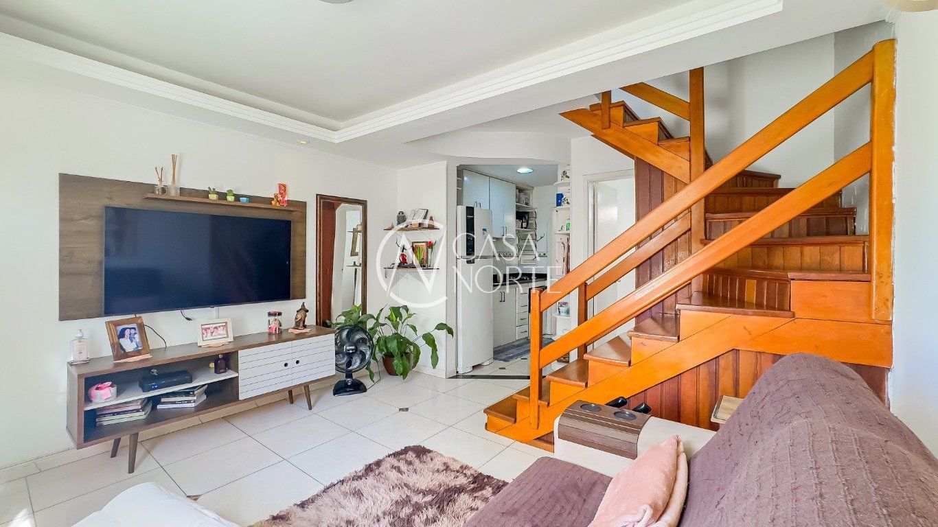 Casa de Condomínio à venda com 2 quartos, 76m², 1 suíte, 2 vagas, Rua Engenheiro Frederico Dahne no bairro Sarandi em Porto Alegre