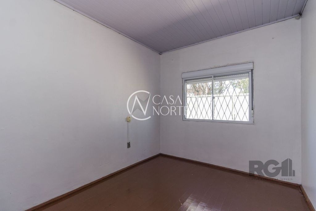 Casa à venda com 5 quartos, 160m², 3 vagas, Avenida Toledo Piza no bairro Sarandi em Porto Alegre