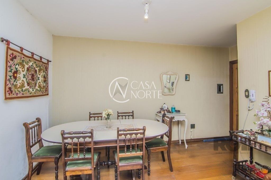 Apartamento à venda com 3 quartos, 90m², Avenida Coronel Lucas de Oliveira no bairro Petrópolis em Porto Alegre