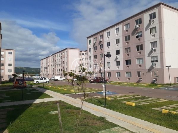 Apartamento à venda com 2 quartos, 40m², 1 vaga, Avenida Juca Batista no bairro Hípica em Porto Alegre