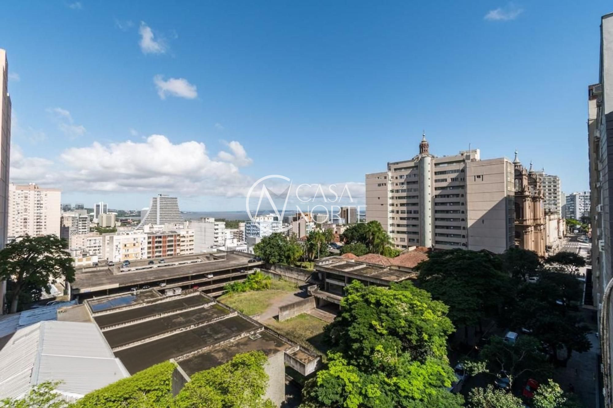 Cobertura à venda com 2 quartos, 84m², 1 vaga, Rua Duque de Caxias no bairro Centro Histórico em Porto Alegre