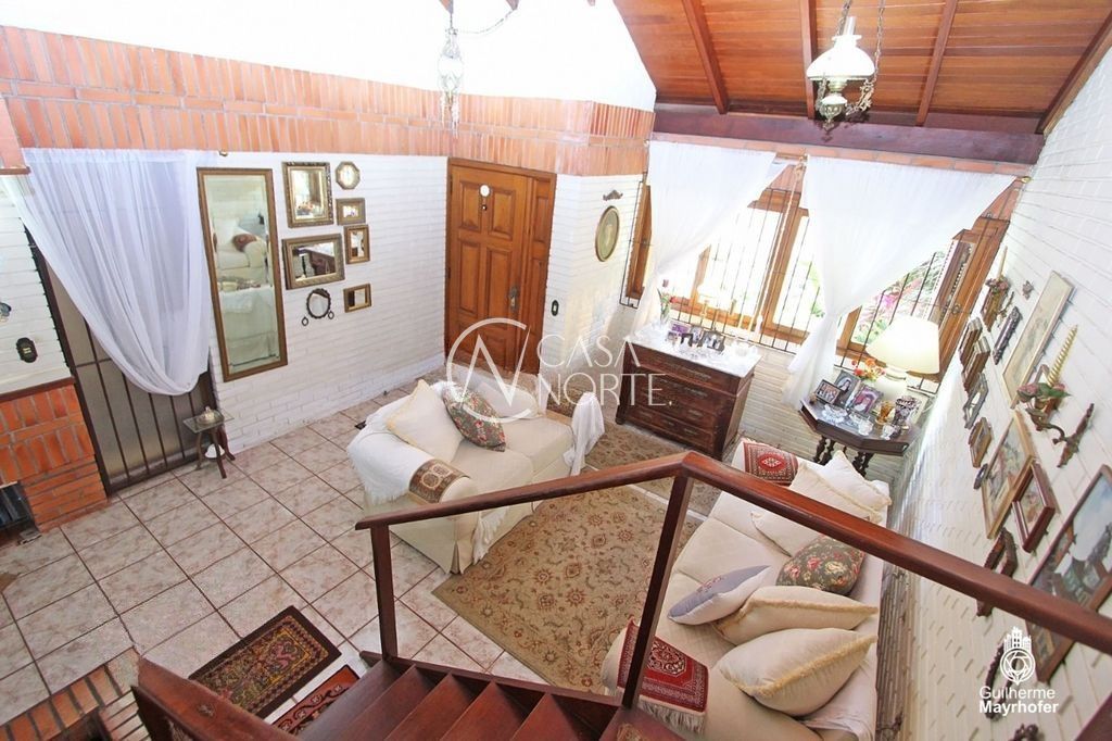 Casa à venda com 3 quartos, 2878m², 1 suíte, 2 vagas, Rua Fernando Osorio no bairro Teresópolis em Porto Alegre