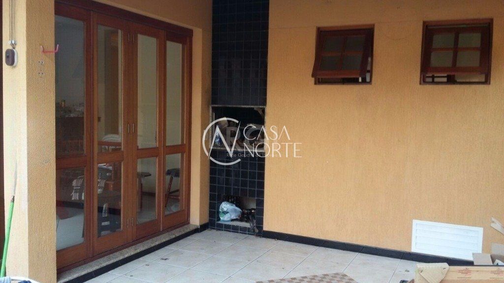 Casa à venda com 3 quartos, 250m², 1 suíte, 2 vagas, Rua Afonso Rodrigues no bairro Jardim Botânico em Porto Alegre