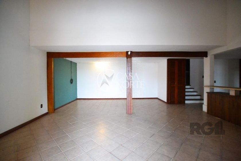 Casa à venda com 4 quartos, 190m², 1 suíte, 4 vagas, Rua dos Guananas no bairro Espírito Santo em Porto Alegre