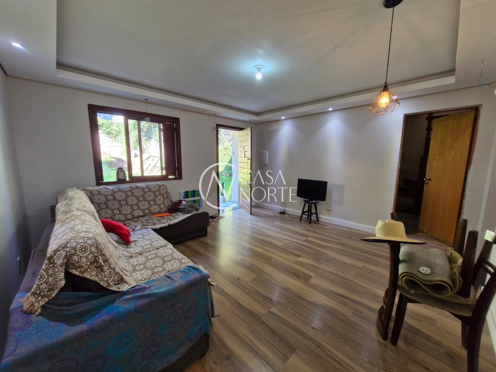Casa à venda com 2 quartos, 170m², 2 suítes, 2 vagas, Rua Pindorama no bairro Teresópolis em Porto Alegre
