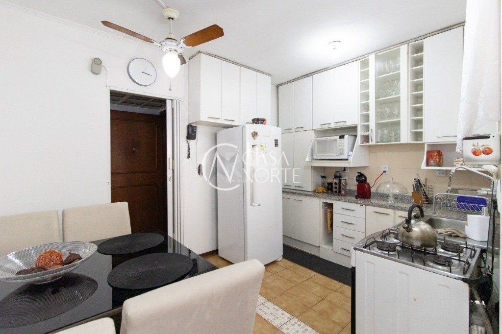 Apartamento à venda com 2 quartos, 77m², 1 vaga, Avenida Padre Cacique no bairro Praia de Belas em Porto Alegre