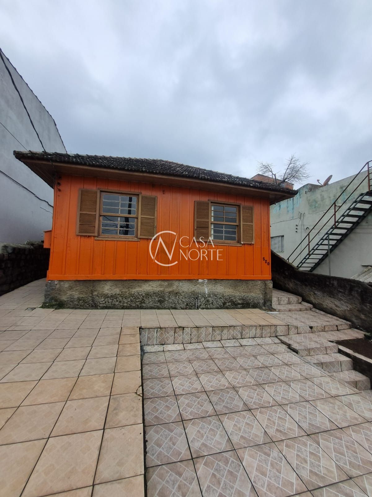 Casa à venda com 4 quartos, 160m², 2 vagas, Rua Santiago Dantas no bairro Cascata em Porto Alegre