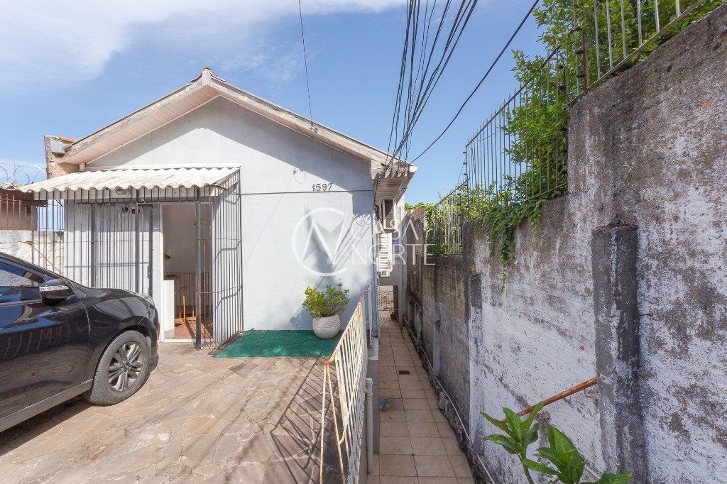 Casa à venda com 4 quartos, 231m², 2 suítes, 4 vagas, Avenida Professor Oscar Pereira no bairro Glória em Porto Alegre