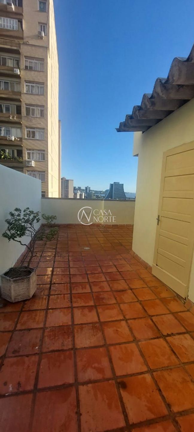 Cobertura à venda com 2 quartos, 84m², 1 vaga, Rua Duque de Caxias no bairro Centro Histórico em Porto Alegre