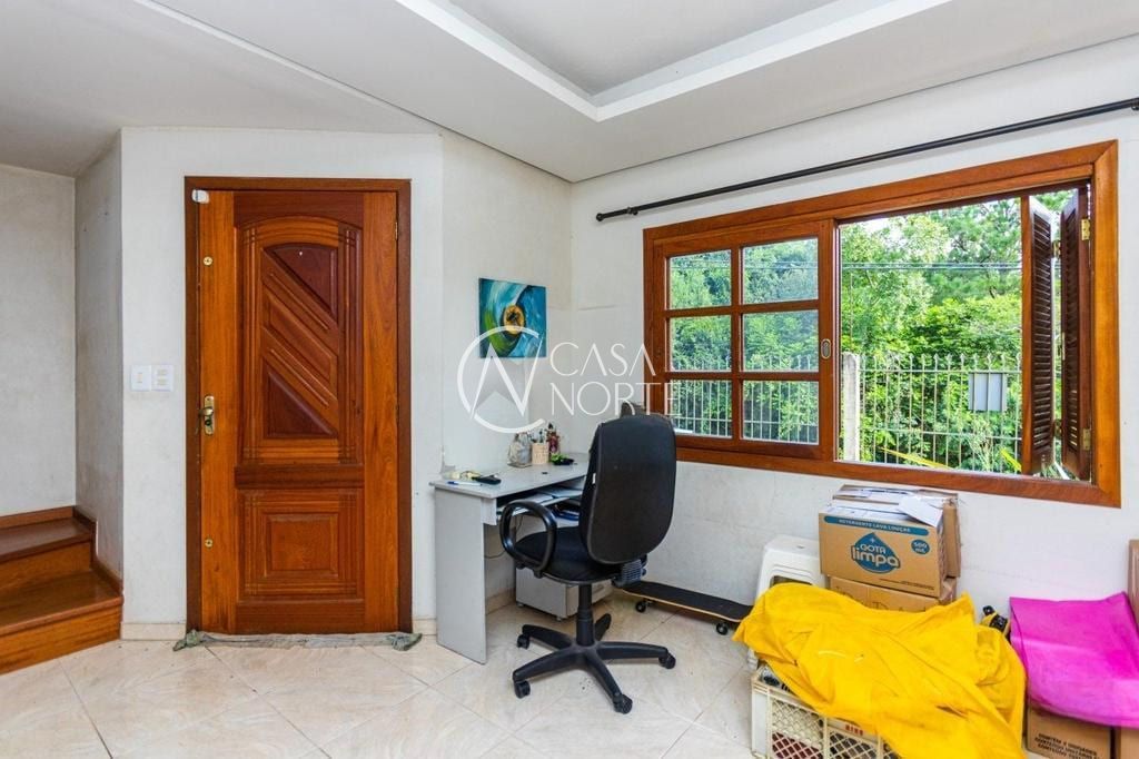 Casa à venda com 3 quartos, 84m², 3 vagas, Rua Sol Nascente no bairro Lomba do Pinheiro em Porto Alegre