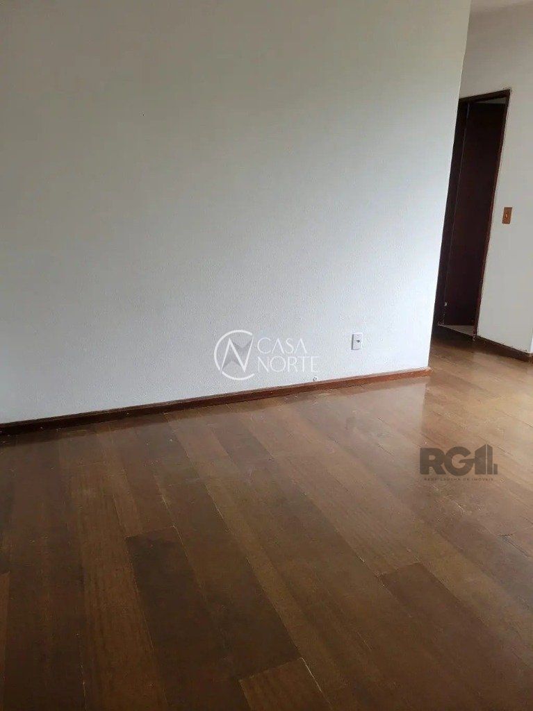 Apartamento à venda com 2 quartos, 53m², 1 vaga, Rua Padre Maximo Coghetto no bairro Protásio Alves em Porto Alegre